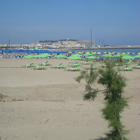 מלון דירות Leonidas &