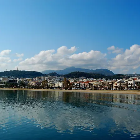 Aparthotel Leonidas &