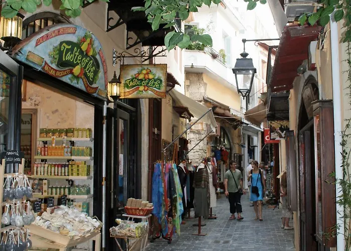 Aparthotel Leonidas & 3*