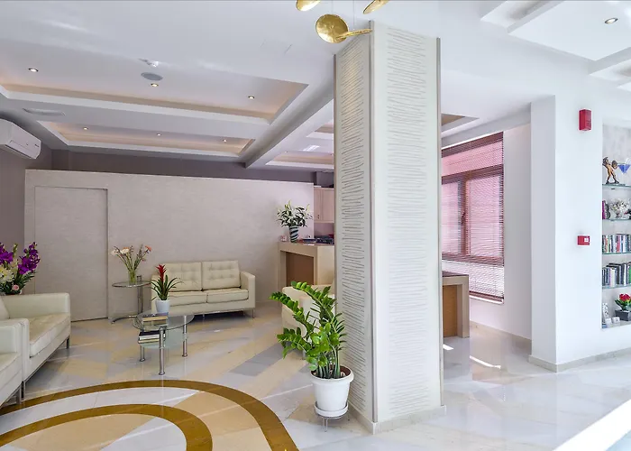 Leonidas & Aparthotel