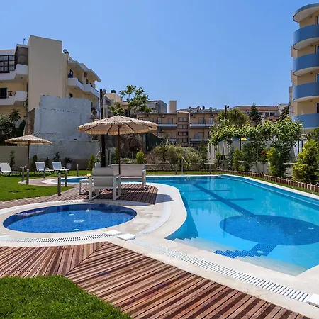 Aparthotel Leonidas & 3*