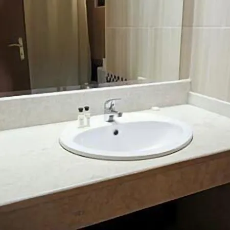 Leonidas & Apartmanhotel