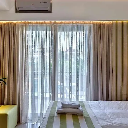 Aparthotel Leonidas &
