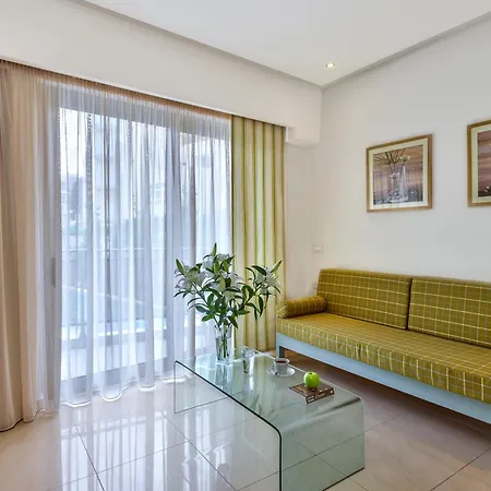 Leonidas & 아파트호텔 3*