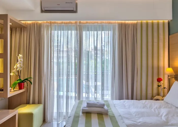 Leonidas & Apartmanhotel 3*