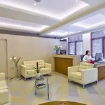 莱昂尼达斯公寓式酒店 3*