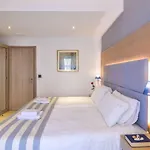 莱昂尼达斯公寓式酒店 3*