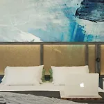 莱昂尼达斯公寓式酒店 3* 罗希姆诺