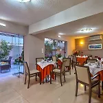莱昂尼达斯公寓式酒店 3*