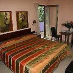 莱昂尼达斯公寓式酒店 公寓式酒店 3*