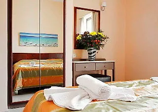 Leonidas & Aparthotel 3*