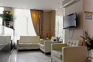 Leonidas & Aparthotel 3*